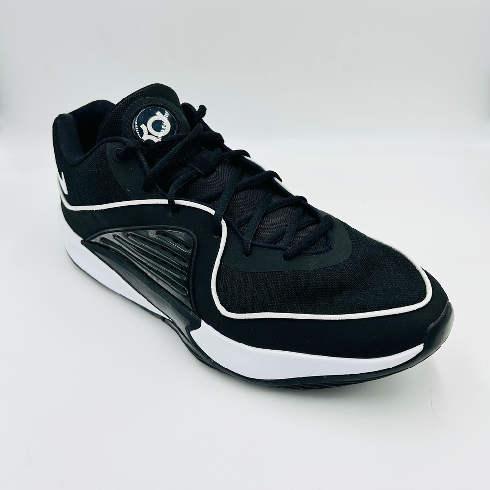 Nike Black and White Athletic Shoes